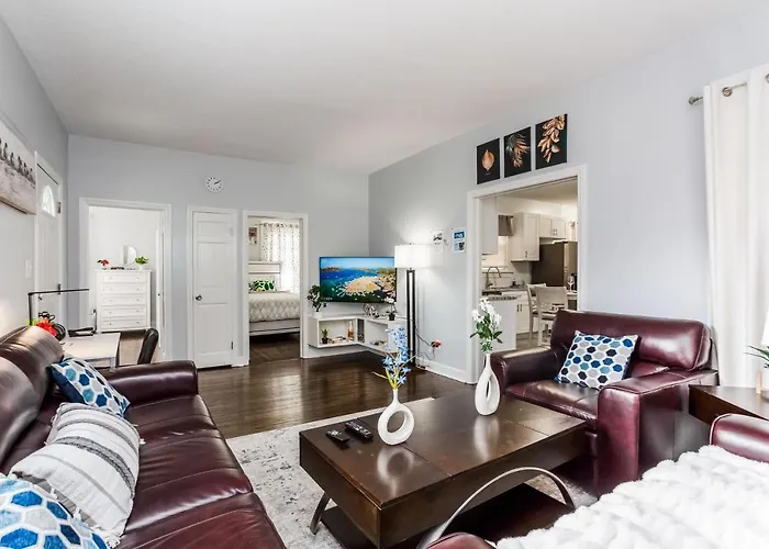 2 Bedroom Apartment Near Bristol Center