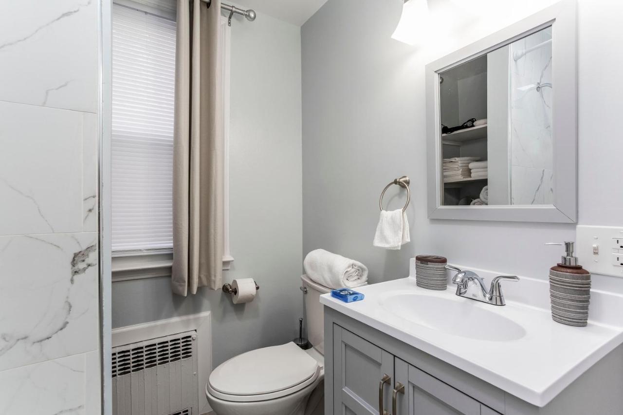 2 Bedroom Near Center Bristol