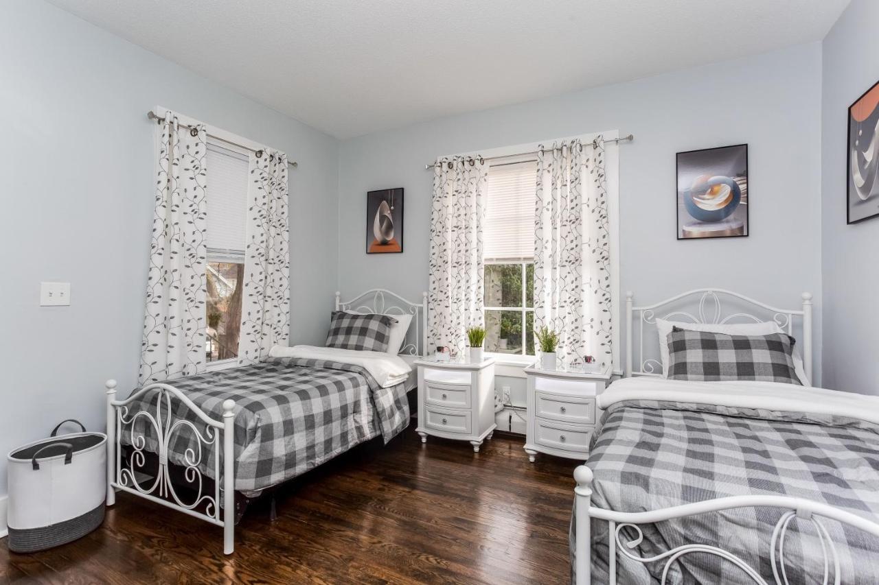 2 Bedroom Near Center * Bristol